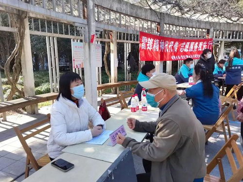 法律咨詢進(jìn)社區(qū)，便民理發(fā)測血壓，寶山學(xué)雷鋒活動(dòng)多點(diǎn)開花暖人心